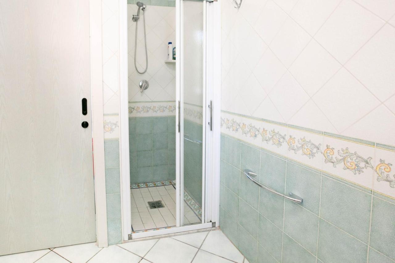 Residence Villa Dei Pini Римини Экстерьер фото