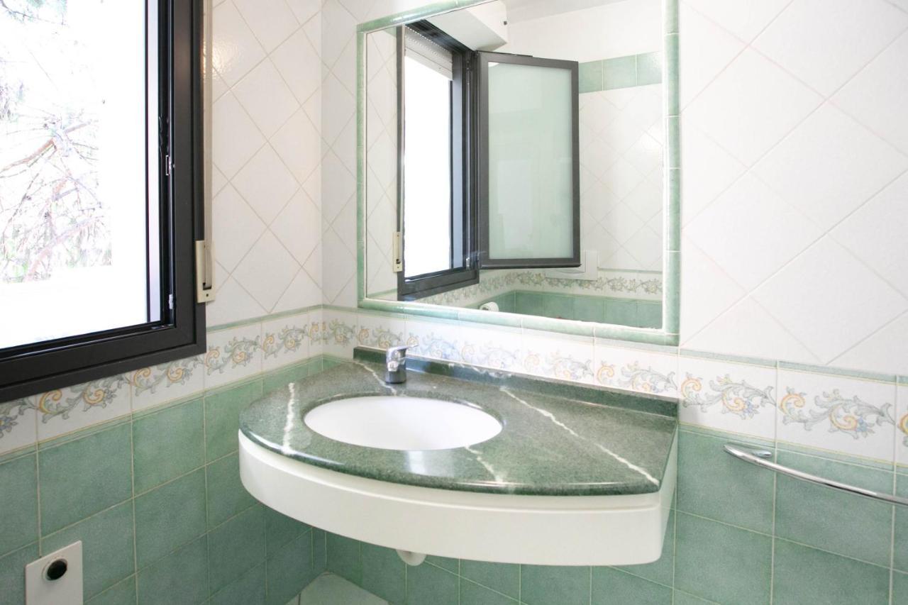 Residence Villa Dei Pini Римини Экстерьер фото