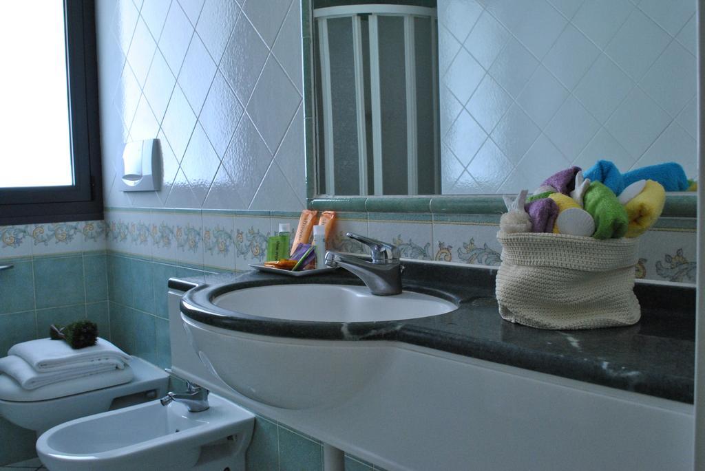 Residence Villa Dei Pini Римини Экстерьер фото